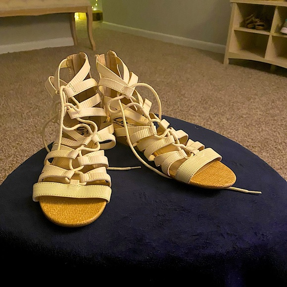 Circus by Sam Edelman Shoes - Gladiator sandal, size 9